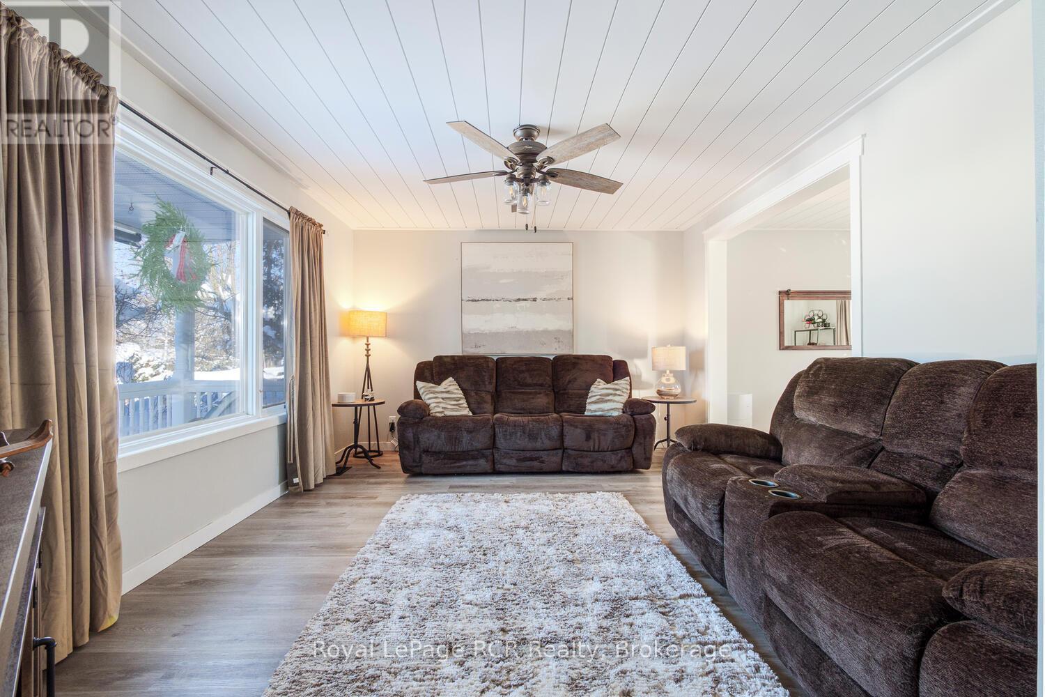 












453 8TH A AVENUE E

,
Owen Sound,




Ontario
N4K6S8

