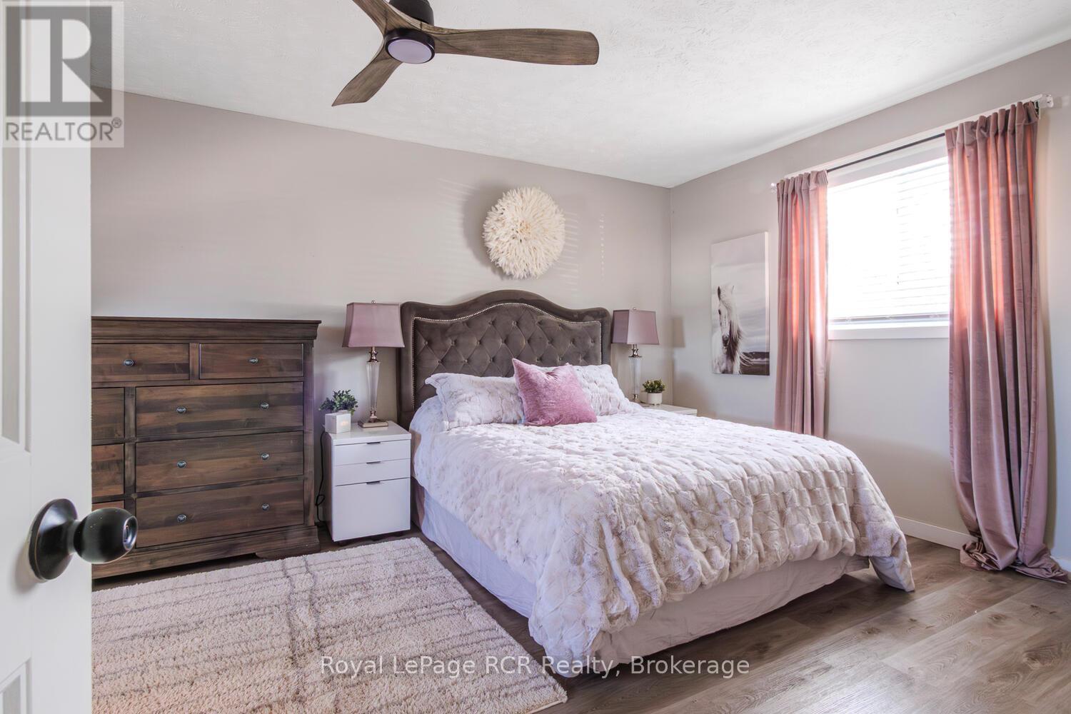 












453 8TH A AVENUE E

,
Owen Sound,




Ontario
N4K6S8

