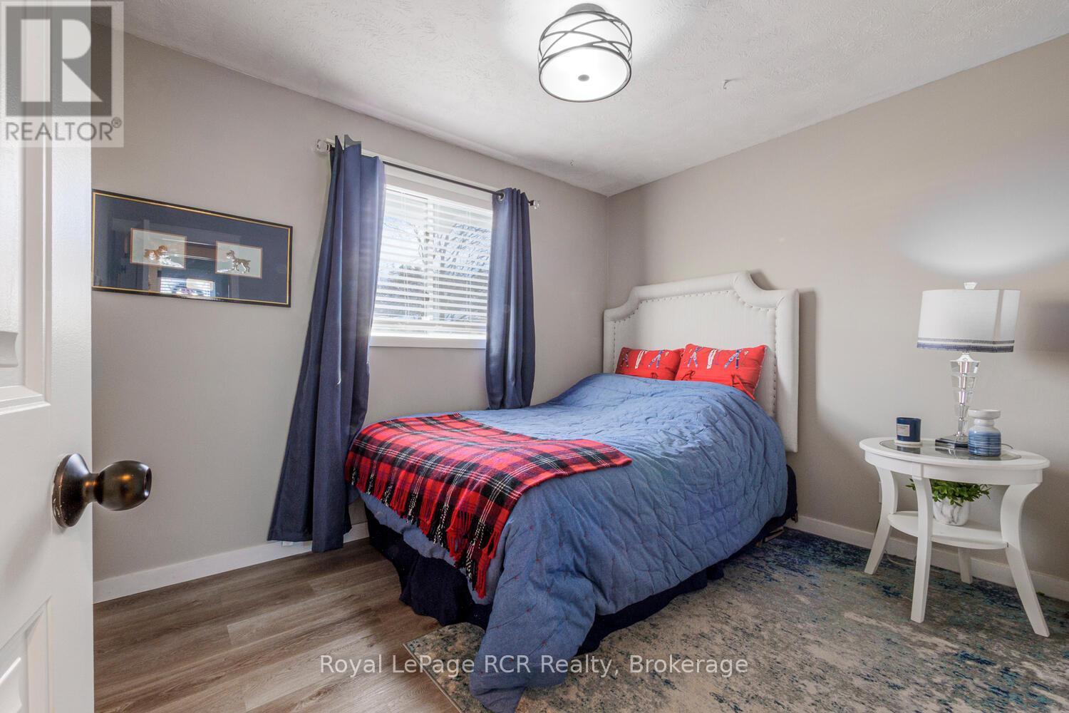 












453 8TH A AVENUE E

,
Owen Sound,




Ontario
N4K6S8

