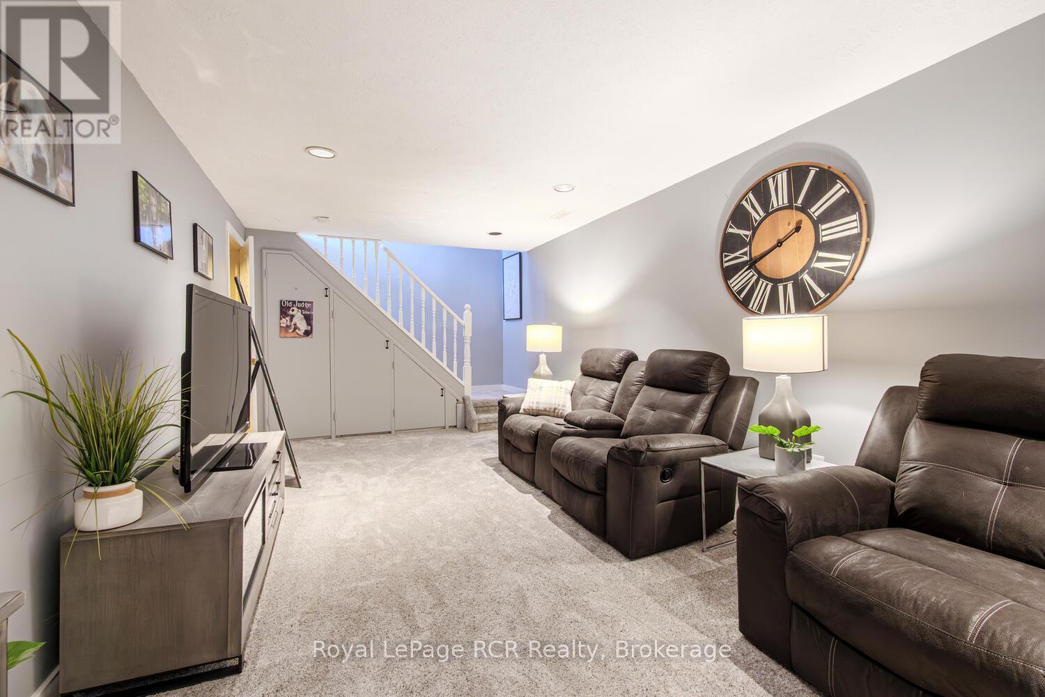 












453 8TH A AVENUE E

,
Owen Sound,




Ontario
N4K6S8

