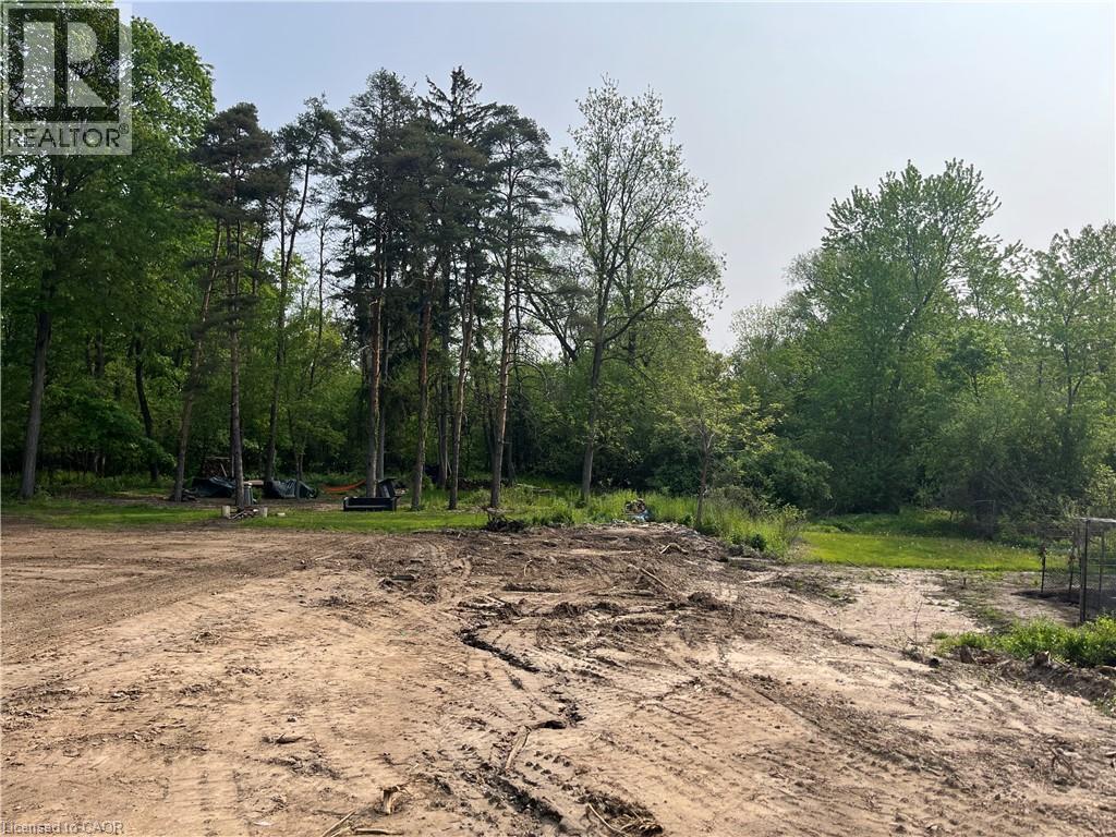 












16 MCDOUGALL Road

,
Waterloo,







Ontario
N2L2W5

