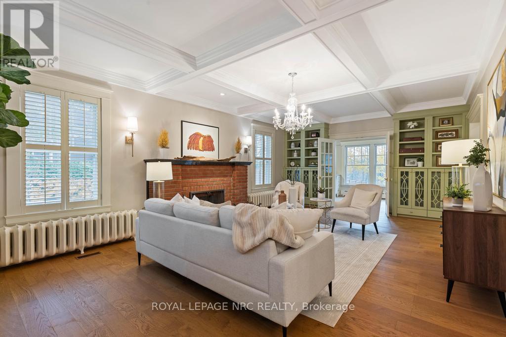 












50 HILLCREST AVENUE

,
St. Catharines (Old Glenridge),




Ontario
L2R4Y1

