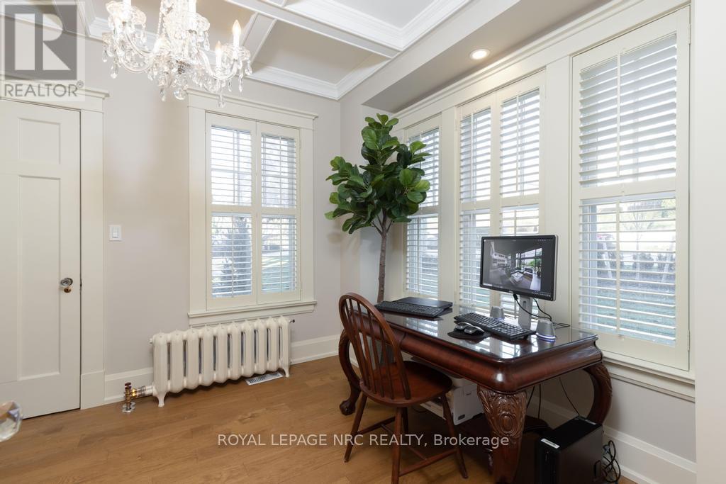 












50 HILLCREST AVENUE

,
St. Catharines (Old Glenridge),




Ontario
L2R4Y1

