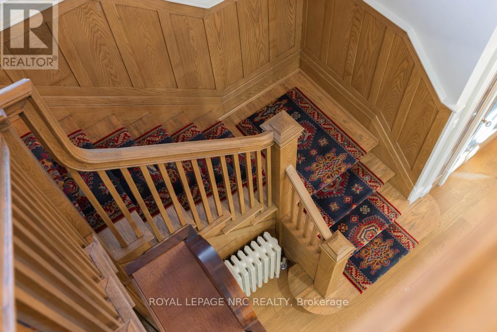 












50 HILLCREST AVENUE

,
St. Catharines (Old Glenridge),




Ontario
L2R4Y1

