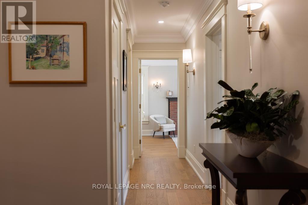 












50 HILLCREST AVENUE

,
St. Catharines (Old Glenridge),




Ontario
L2R4Y1

