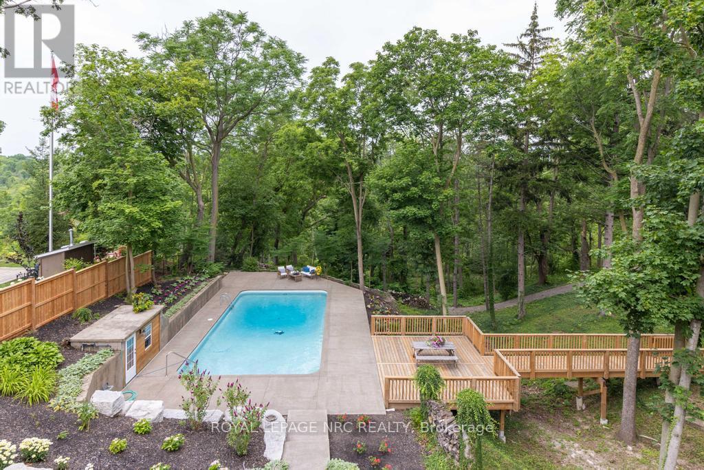 












50 HILLCREST AVENUE

,
St. Catharines (Old Glenridge),




Ontario
L2R4Y1

