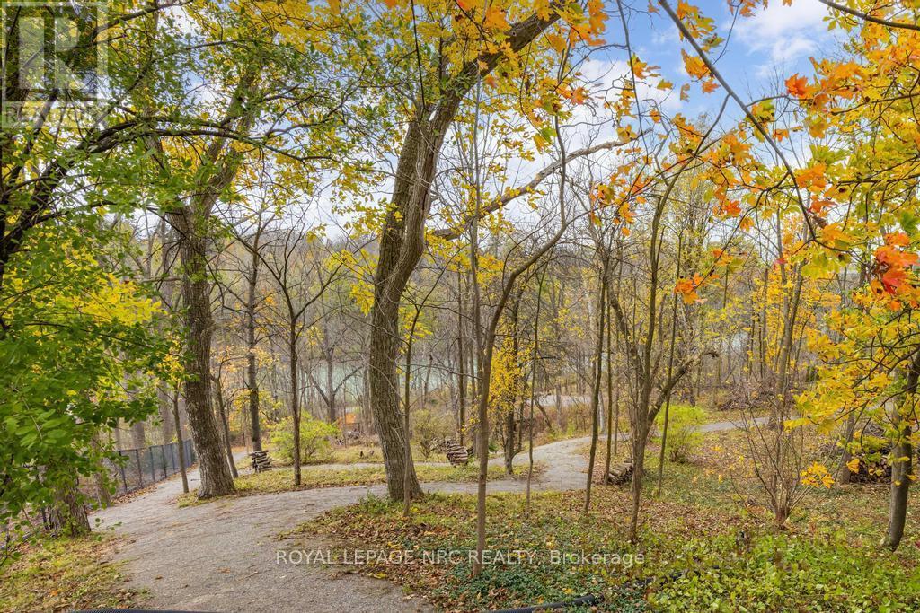 












50 HILLCREST AVENUE

,
St. Catharines (Old Glenridge),




Ontario
L2R4Y1

