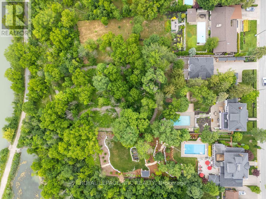 












50 HILLCREST AVENUE

,
St. Catharines (Old Glenridge),




Ontario
L2R4Y1

