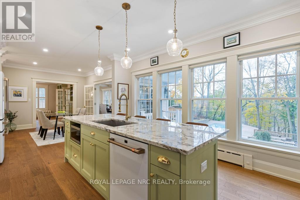 












50 HILLCREST AVENUE

,
St. Catharines (Old Glenridge),




Ontario
L2R4Y1

