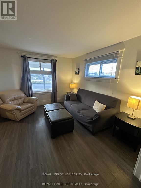 












5930 FALLSVIEW AVENUE

,
Niagara Falls (Clifton Hill),




Ontario
L2G3V5

