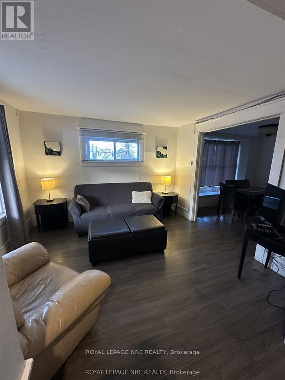 












5930 FALLSVIEW AVENUE

,
Niagara Falls (Clifton Hill),




Ontario
L2G3V5

