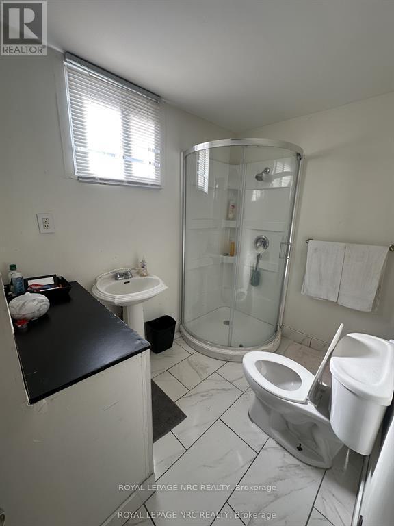 












5930 FALLSVIEW AVENUE

,
Niagara Falls (Clifton Hill),




Ontario
L2G3V5

