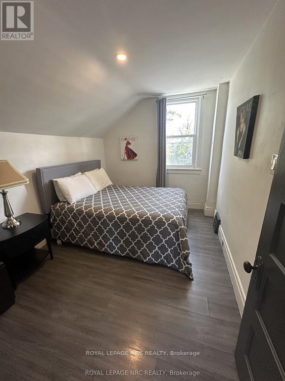 












5930 FALLSVIEW AVENUE

,
Niagara Falls (Clifton Hill),




Ontario
L2G3V5

