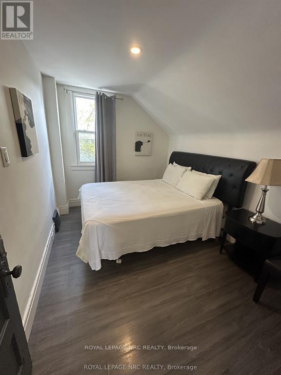 












5930 FALLSVIEW AVENUE

,
Niagara Falls (Clifton Hill),




Ontario
L2G3V5

