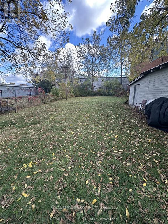 












5930 FALLSVIEW AVENUE

,
Niagara Falls (Clifton Hill),




Ontario
L2G3V5

