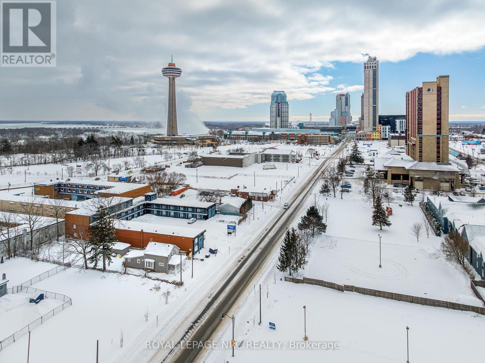 












5930 FALLSVIEW AVENUE

,
Niagara Falls (Clifton Hill),




Ontario
L2G3V5

