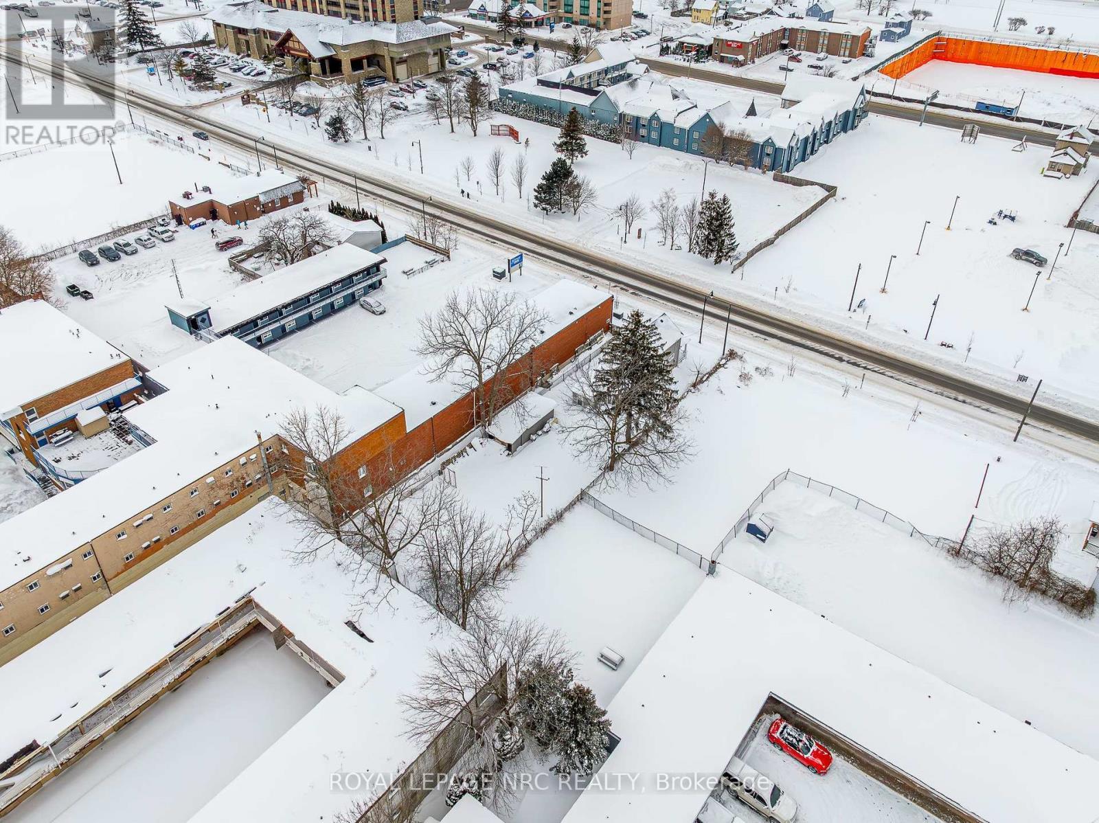 












5930 FALLSVIEW AVENUE

,
Niagara Falls (Clifton Hill),




Ontario
L2G3V5

