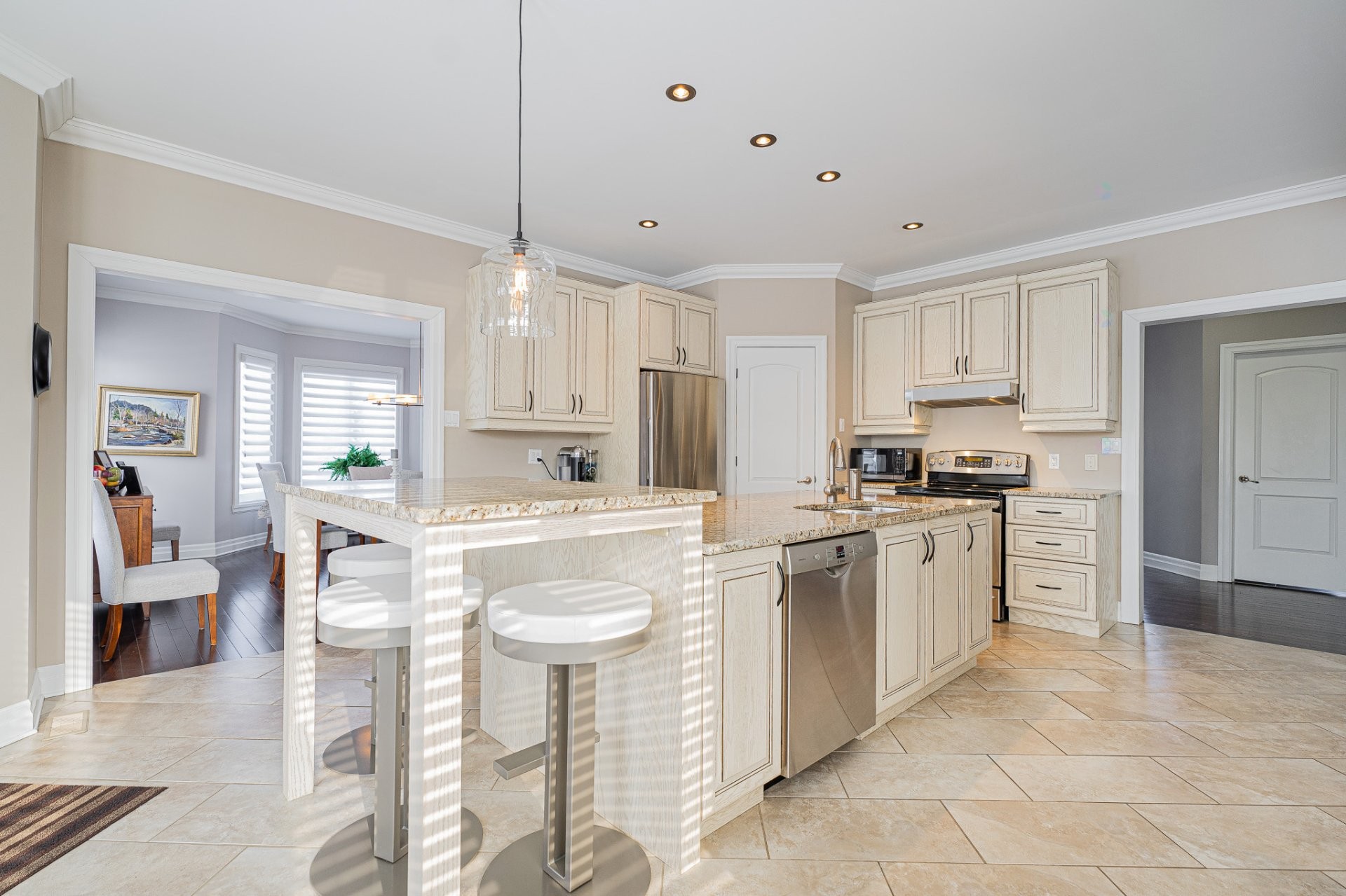 









9180


Crois. Roussel

,
Brossard,




QC
J4X2R2

