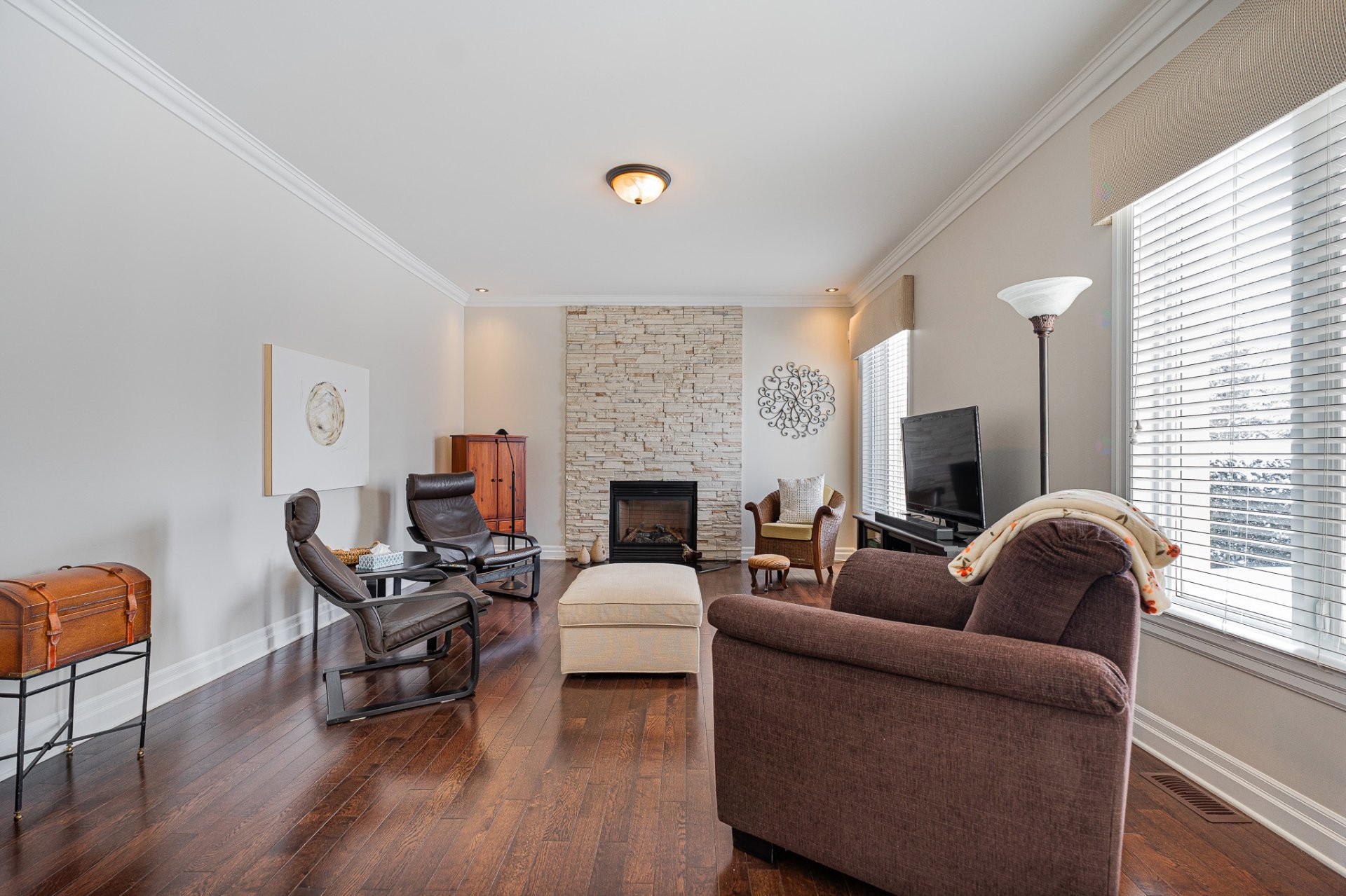 









9180


Crois. Roussel

,
Brossard,




QC
J4X2R2

