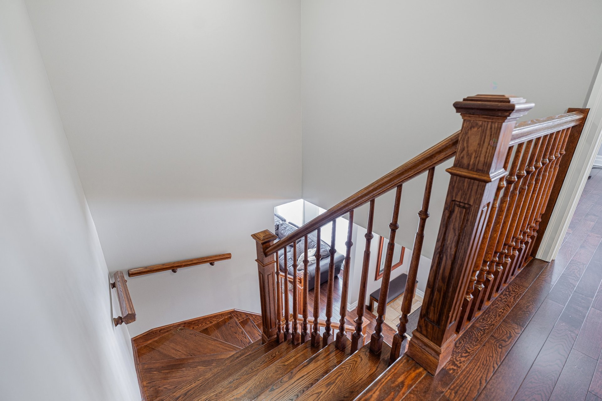 









9180


Crois. Roussel

,
Brossard,




QC
J4X2R2

