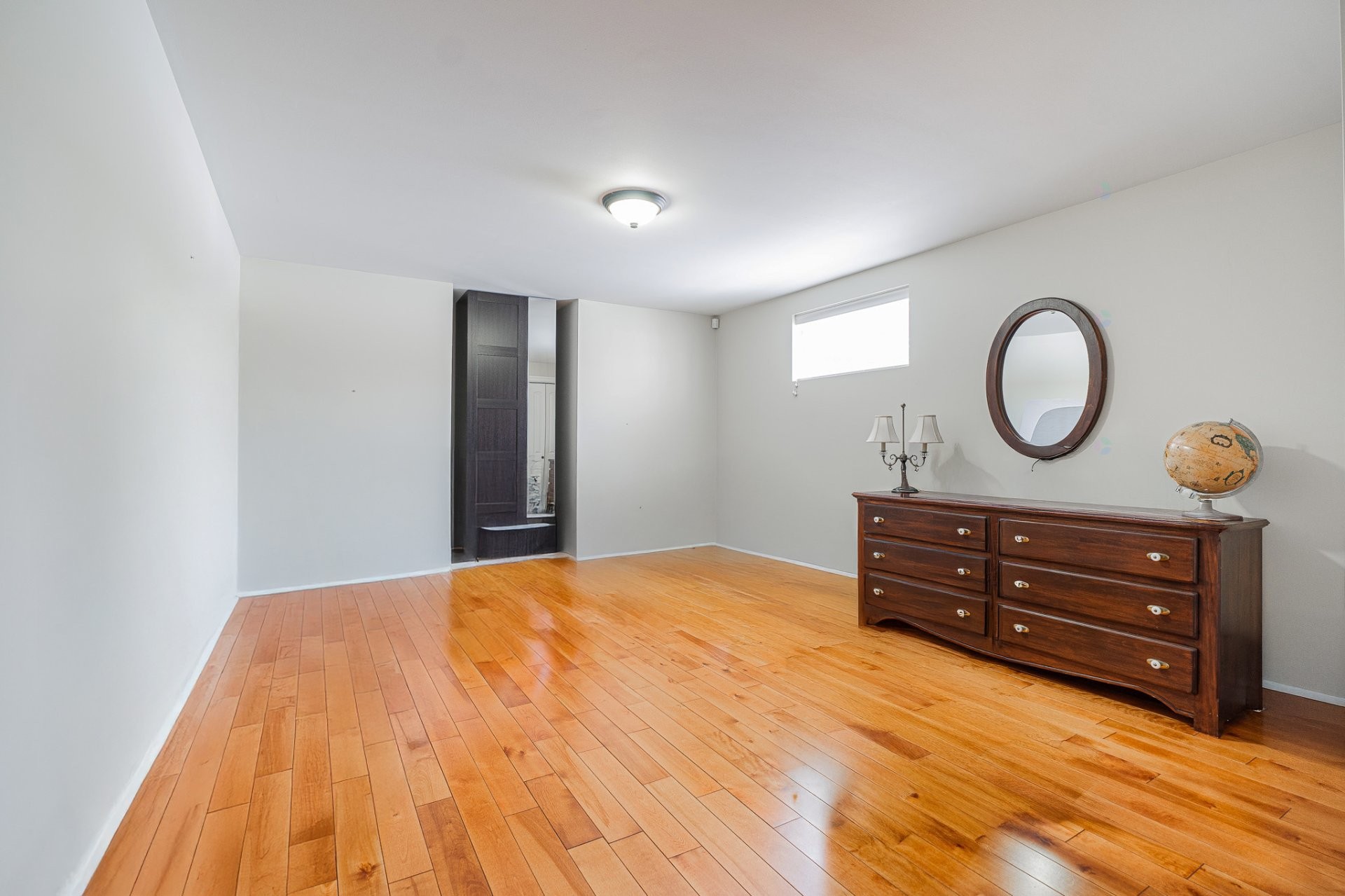 









9180


Crois. Roussel

,
Brossard,




QC
J4X2R2

