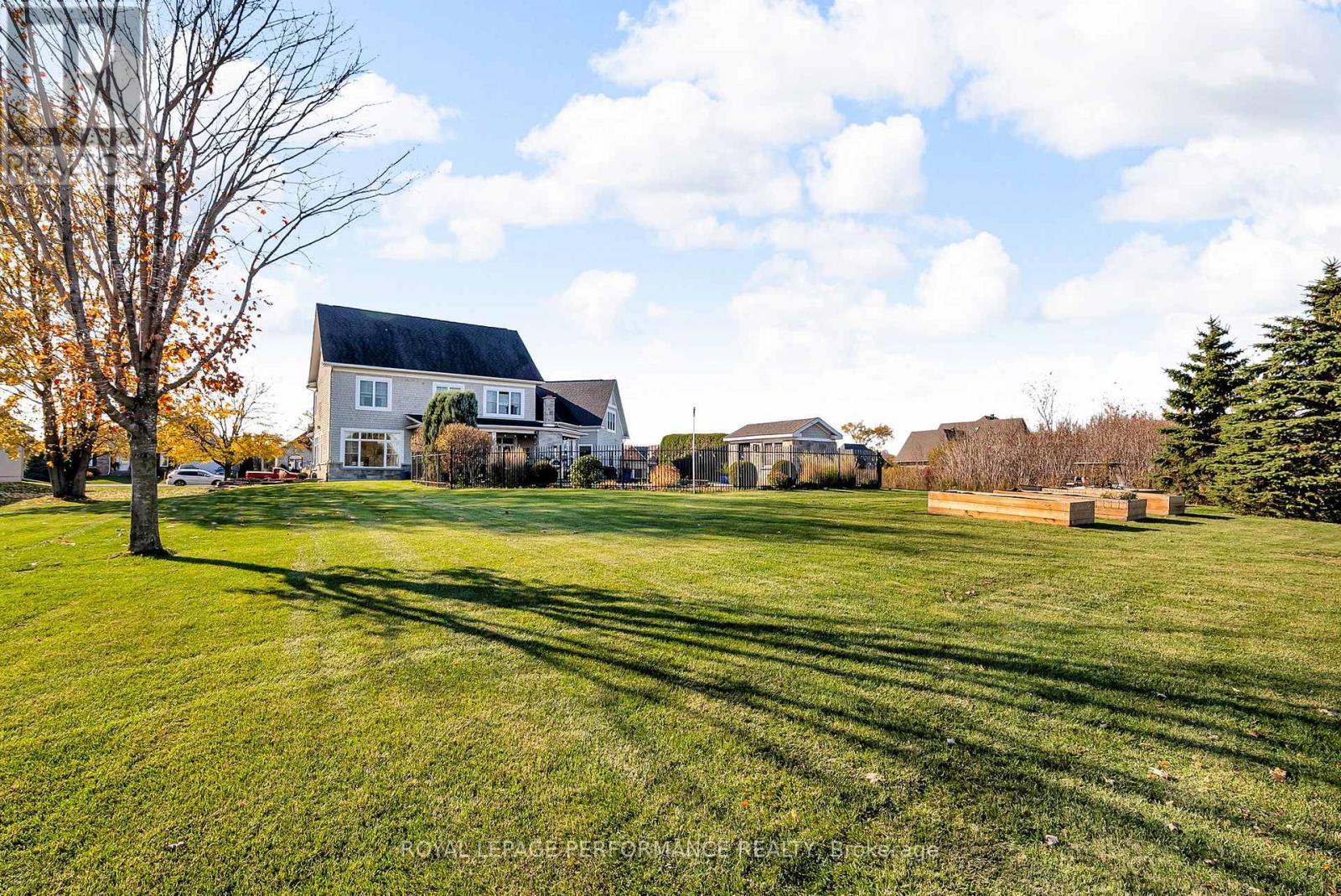 












6721 YACHT BOULEVARD

,
South Glengarry,




Ontario
K6H7N6

