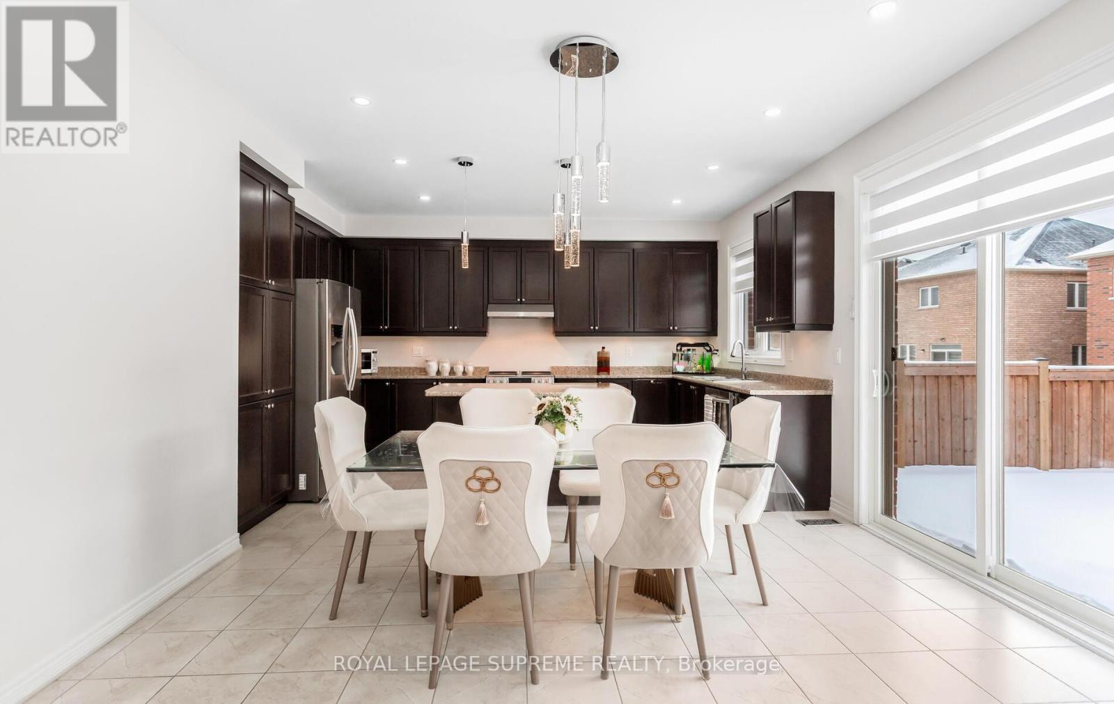 












95 SELBY CRESCENT

,
Bradford West Gwillimbury,




Ontario
L3Z0V3

