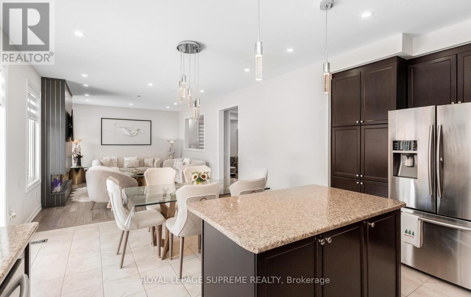 












95 SELBY CRESCENT

,
Bradford West Gwillimbury,




Ontario
L3Z0V3

