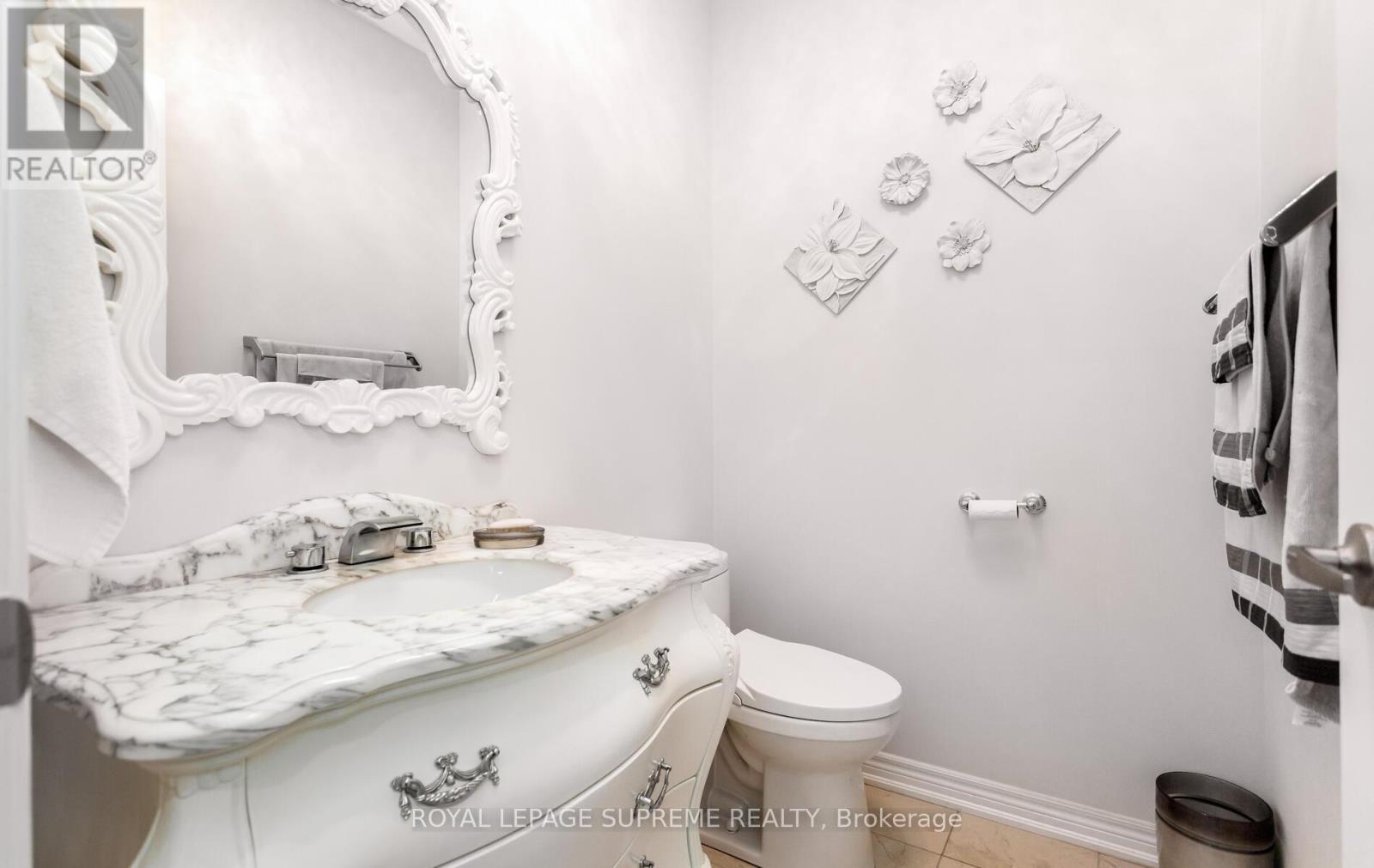 












95 SELBY CRESCENT

,
Bradford West Gwillimbury,




Ontario
L3Z0V3

