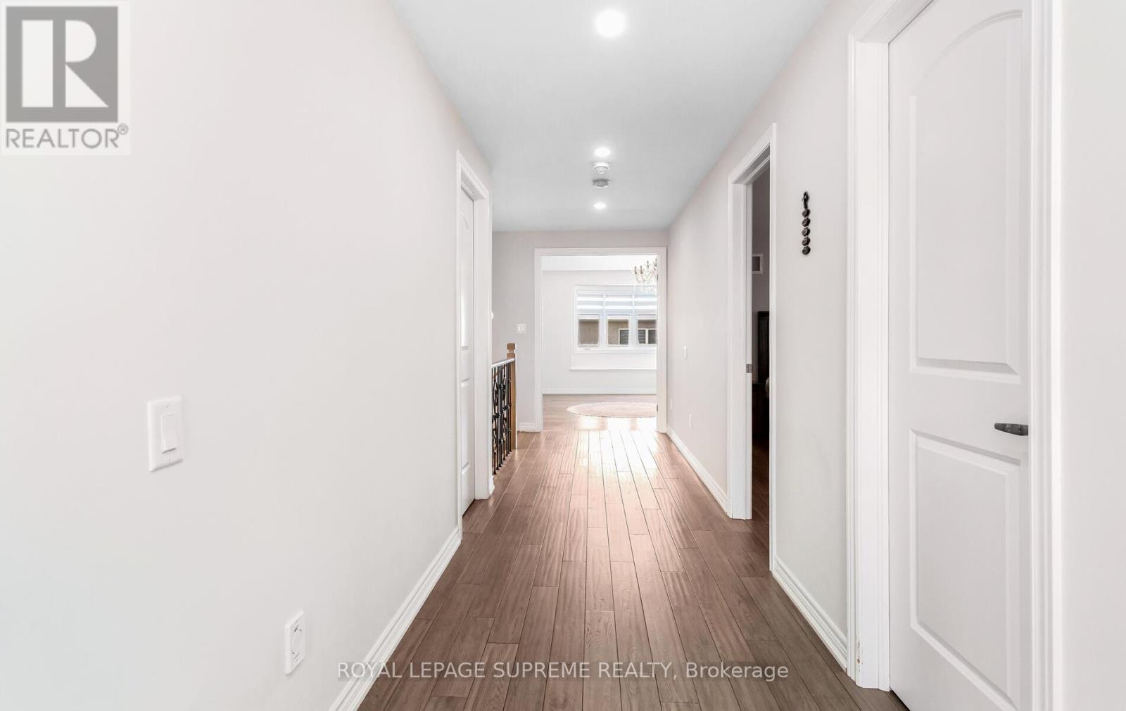 












95 SELBY CRESCENT

,
Bradford West Gwillimbury,




Ontario
L3Z0V3

