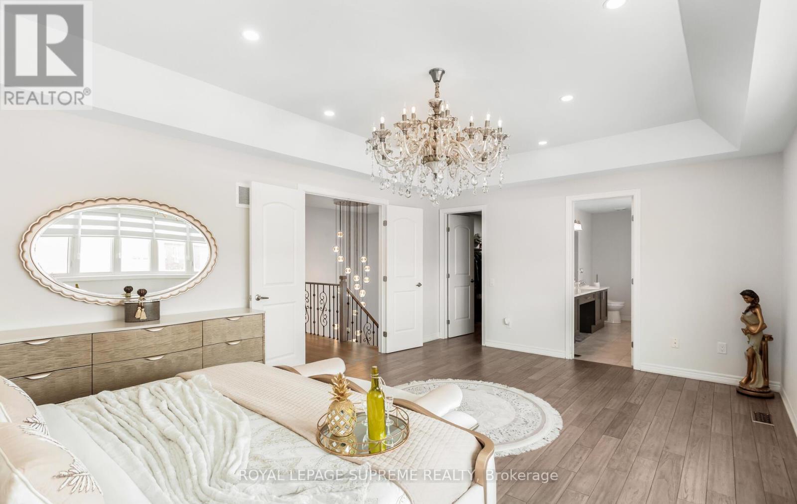 












95 SELBY CRESCENT

,
Bradford West Gwillimbury,




Ontario
L3Z0V3

