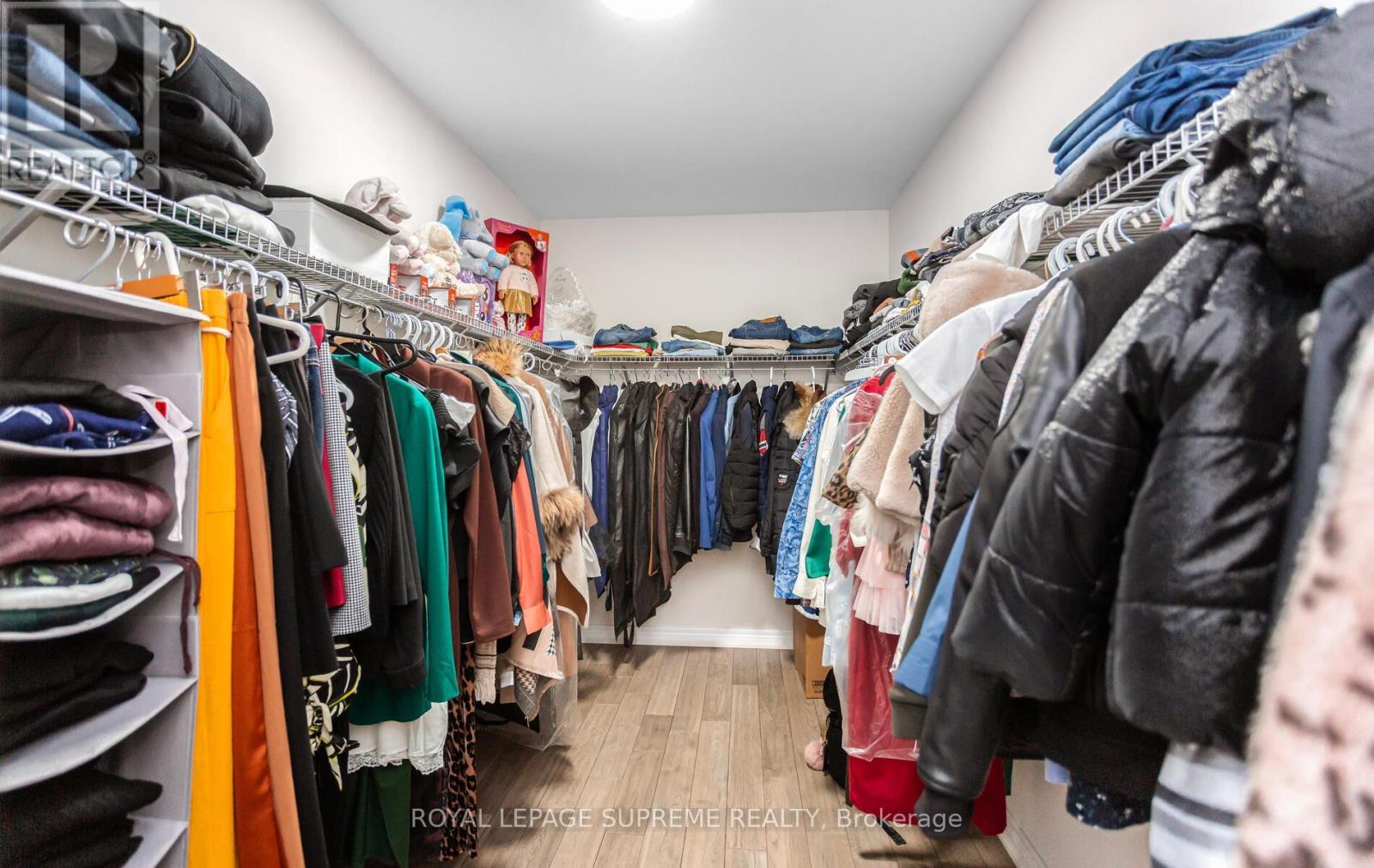 












95 SELBY CRESCENT

,
Bradford West Gwillimbury,




Ontario
L3Z0V3

