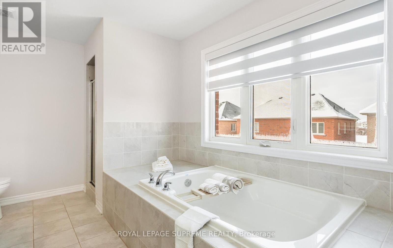 












95 SELBY CRESCENT

,
Bradford West Gwillimbury,




Ontario
L3Z0V3

