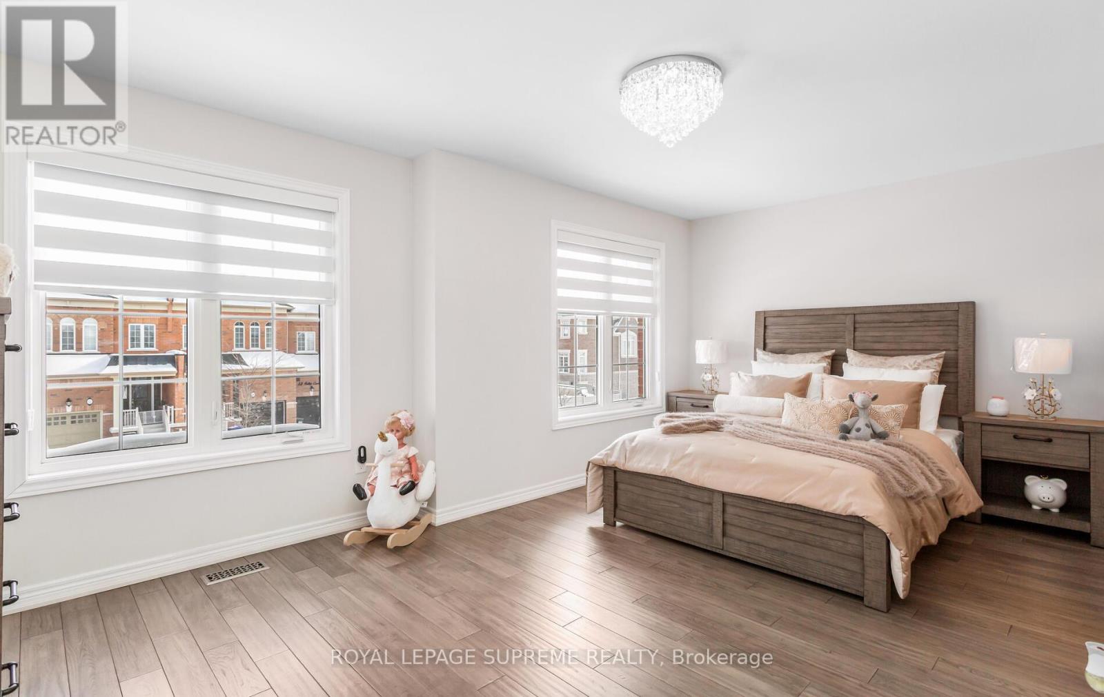 












95 SELBY CRESCENT

,
Bradford West Gwillimbury,




Ontario
L3Z0V3

