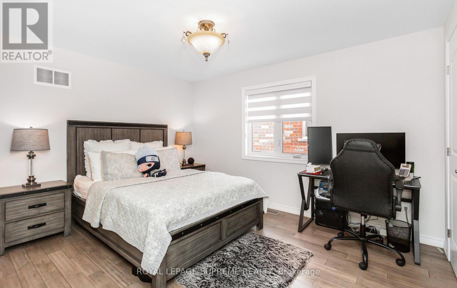 












95 SELBY CRESCENT

,
Bradford West Gwillimbury,




Ontario
L3Z0V3

