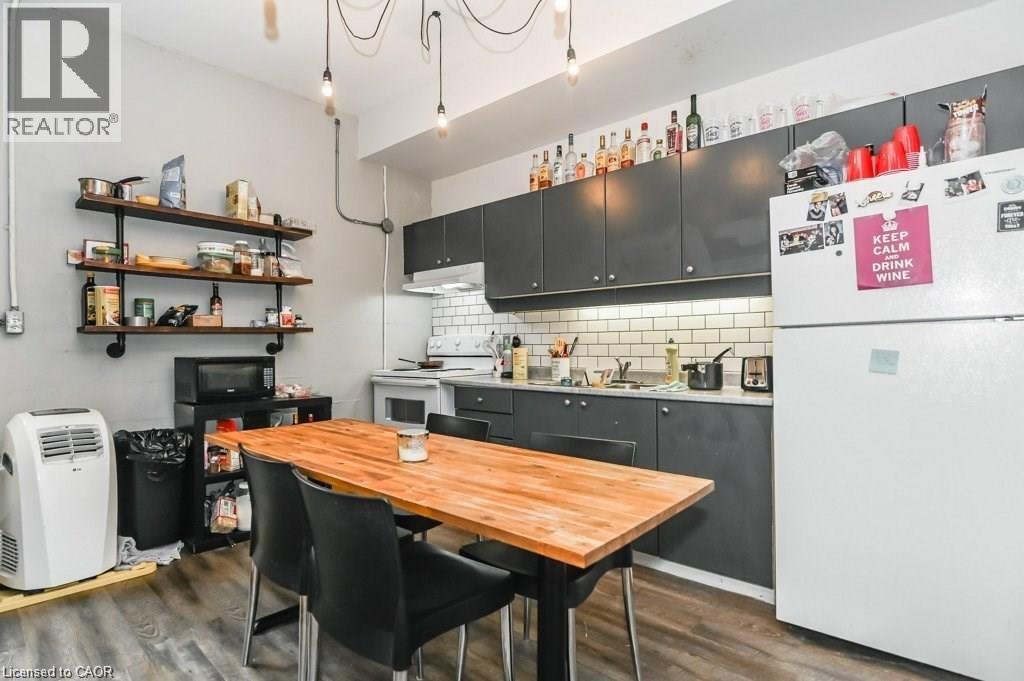 












12 BRIDGEPORT Road E Unit# 20

,
Waterloo,




Ontario
N2J2J3

