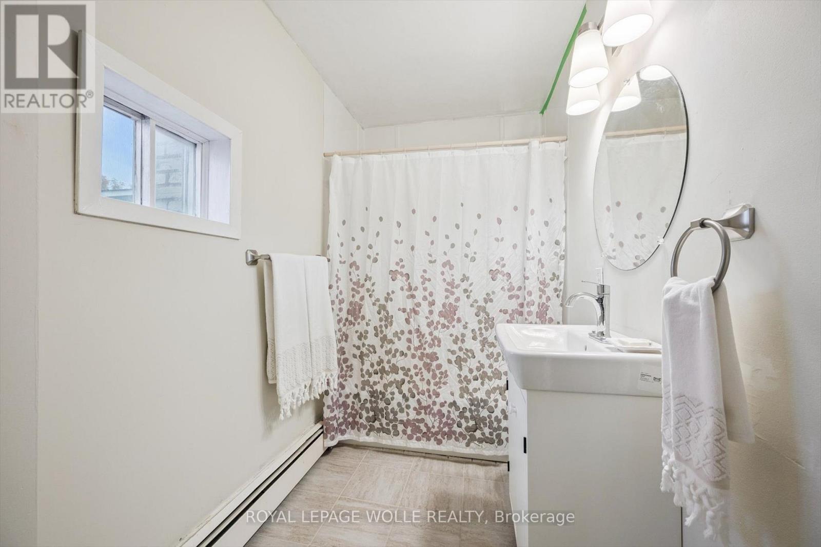 












39 ALBERT STREET W

,
Blandford-Blenheim,




Ontario
N0J1S0

