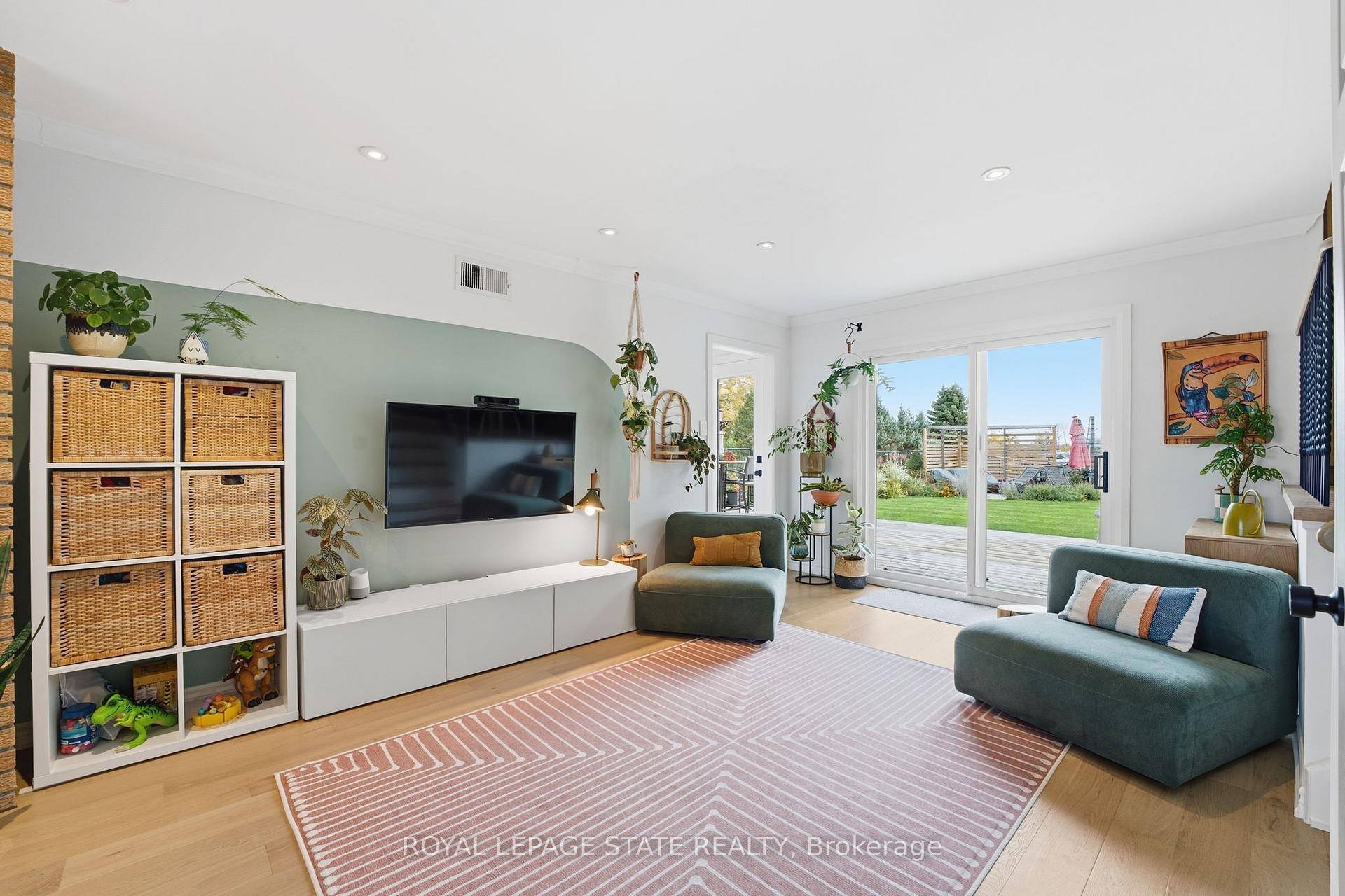 









348


Sydenham

Road,
Hamilton,




ON
L9H 5E2

