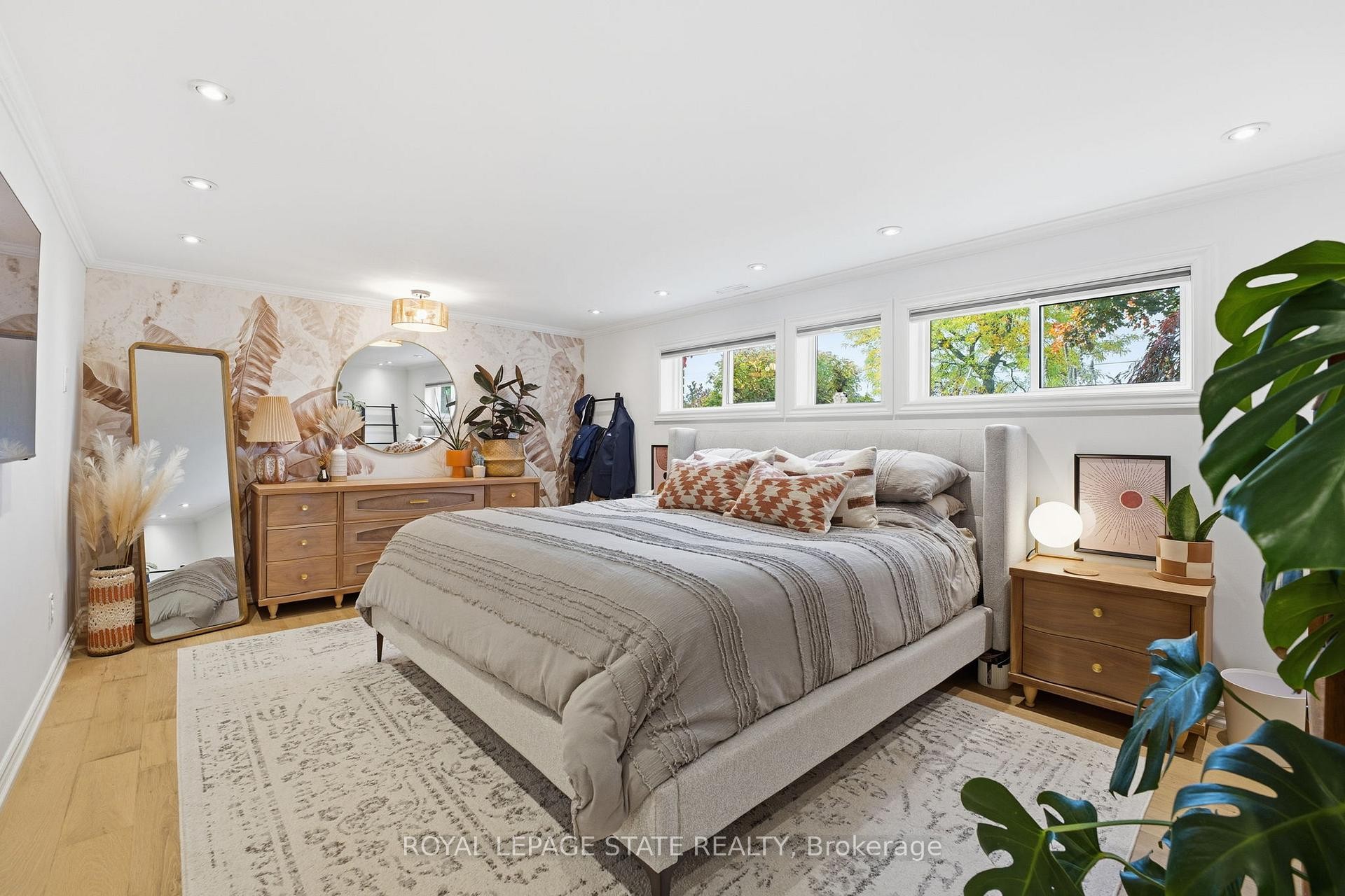 









348


Sydenham

Road,
Hamilton,




ON
L9H 5E2

