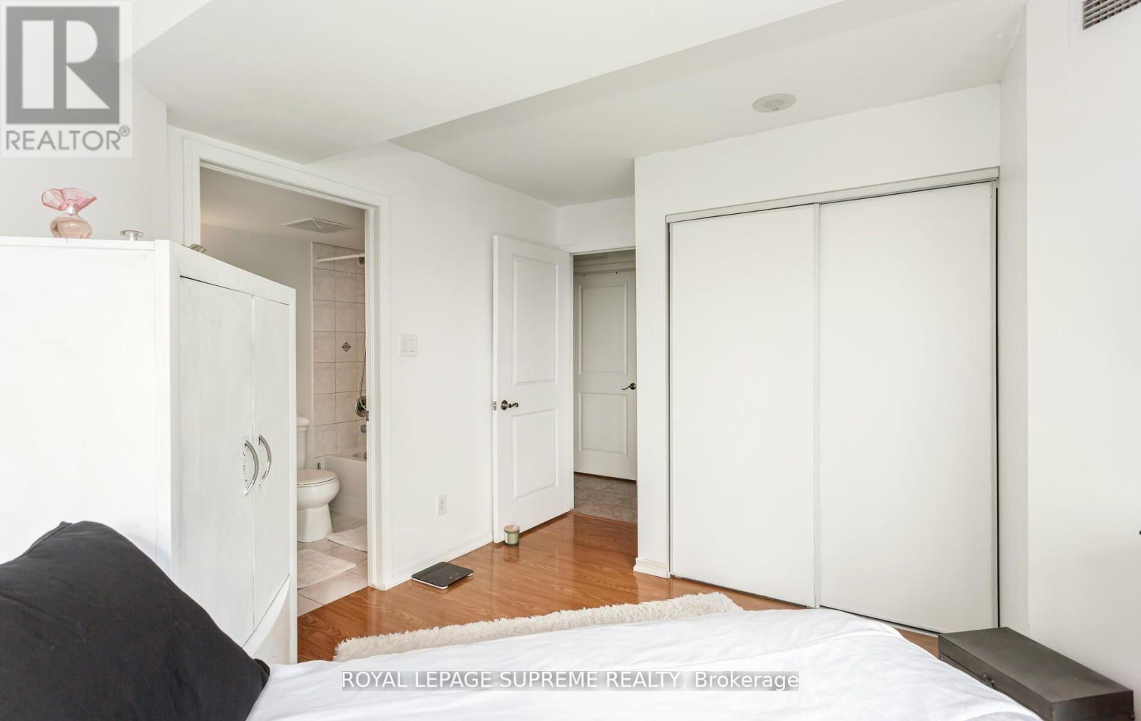 












1606 - 9 GEORGE STREET

,
Brampton,




Ontario
L6X0T6

