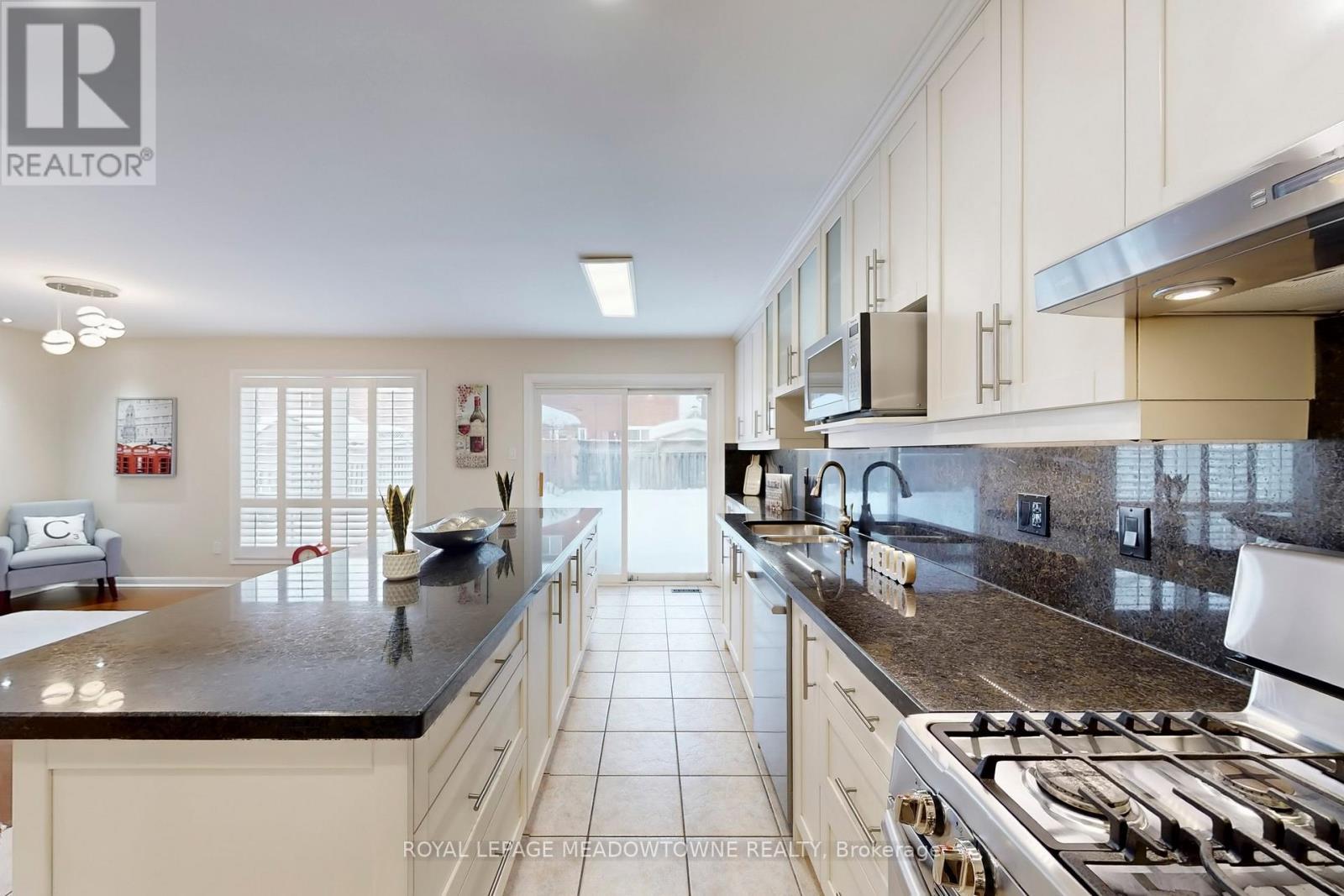 












7293 ROSEHURST DRIVE

,
Mississauga,




Ontario
L5N8H1

