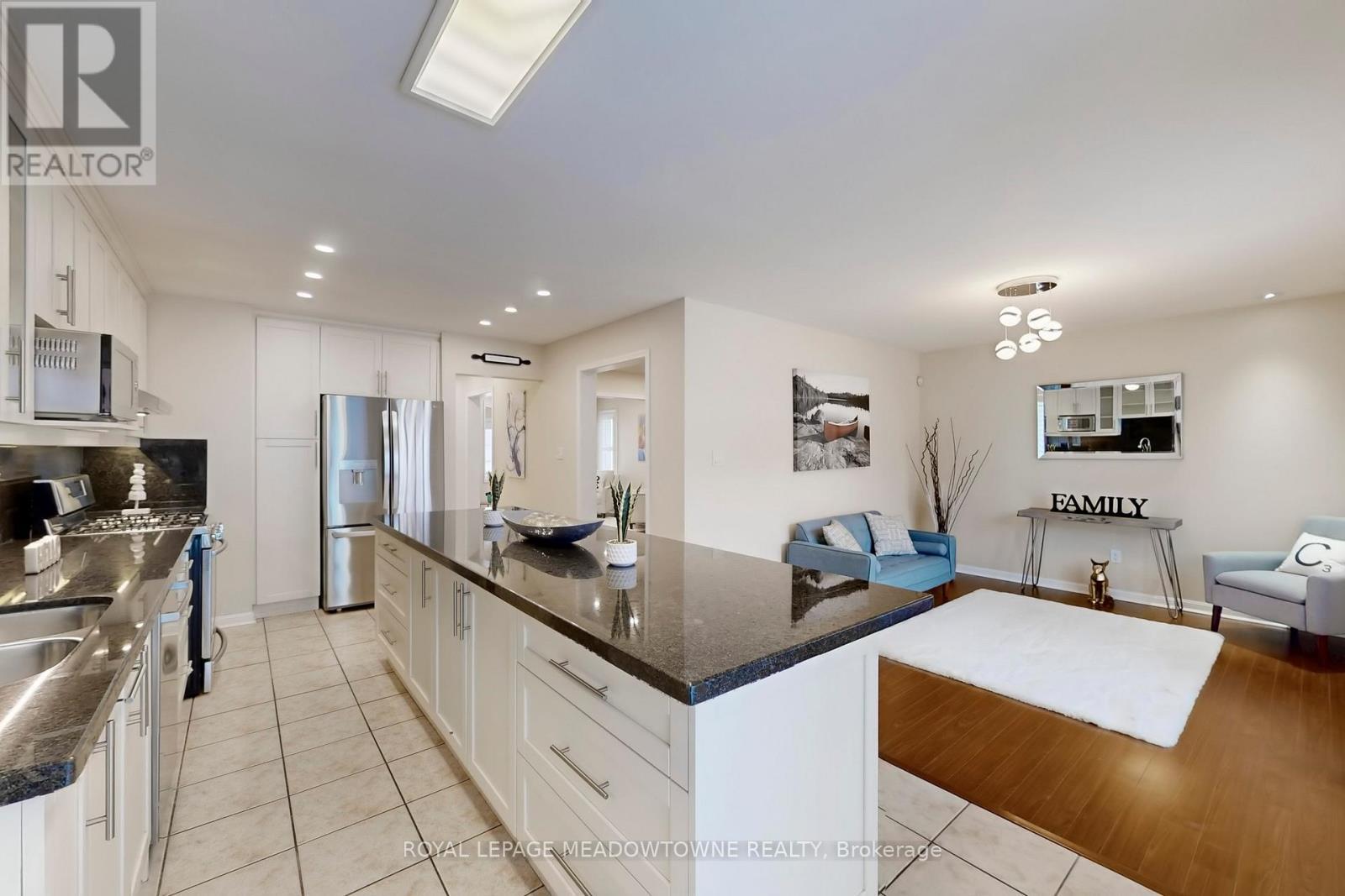 












7293 ROSEHURST DRIVE

,
Mississauga,




Ontario
L5N8H1

