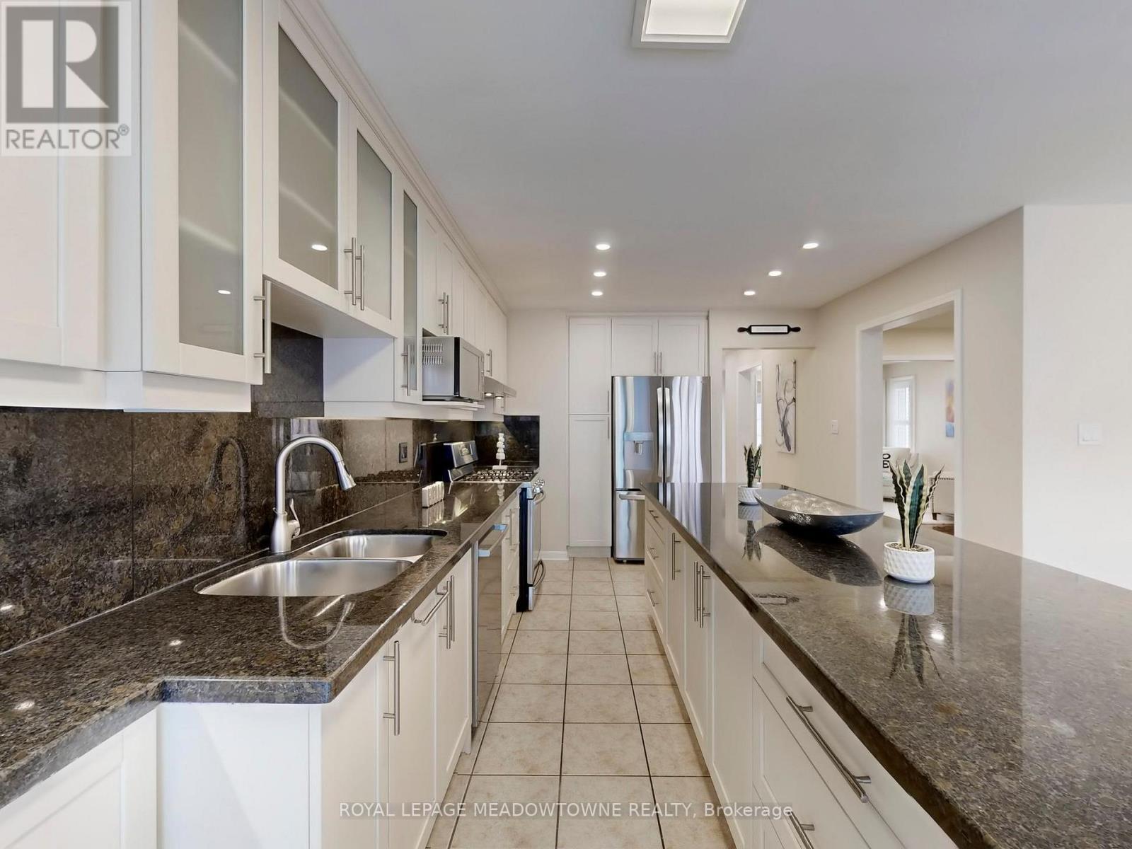 












7293 ROSEHURST DRIVE

,
Mississauga,




Ontario
L5N8H1

