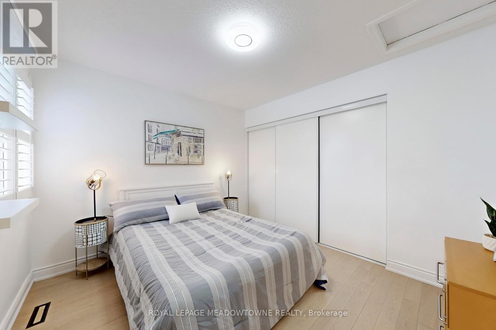 












7293 ROSEHURST DRIVE

,
Mississauga,




Ontario
L5N8H1

