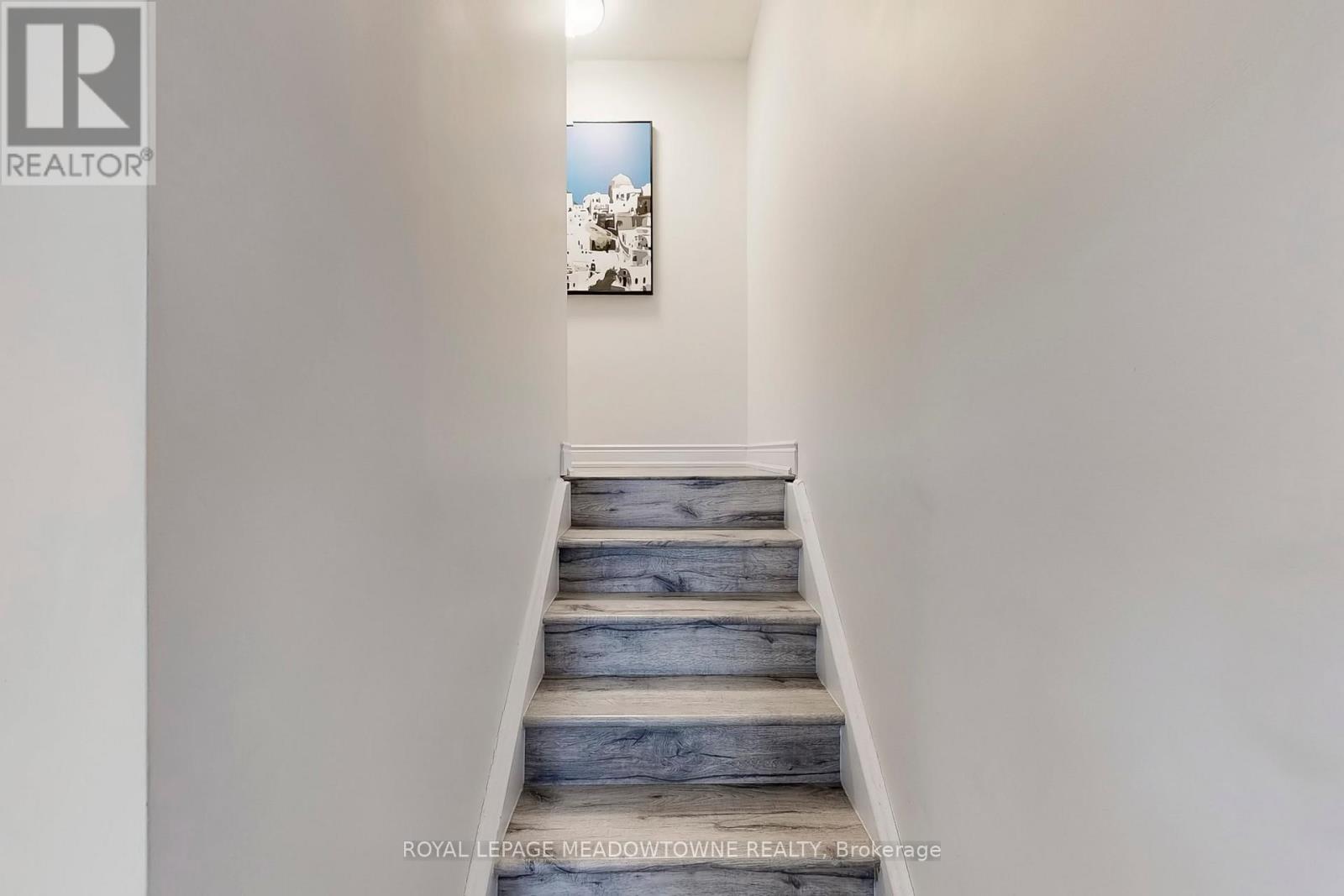 












7293 ROSEHURST DRIVE

,
Mississauga,




Ontario
L5N8H1

