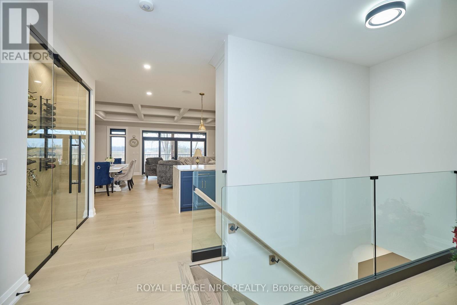 












1174 SPEARS ROAD

,
Fort Erie (Crescent Park),




Ontario
L2A4N1

