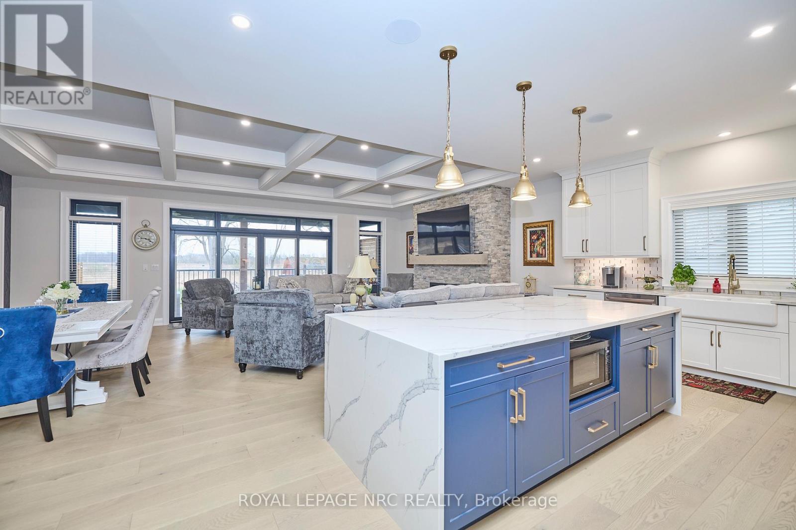 












1174 SPEARS ROAD

,
Fort Erie (Crescent Park),




Ontario
L2A4N1

