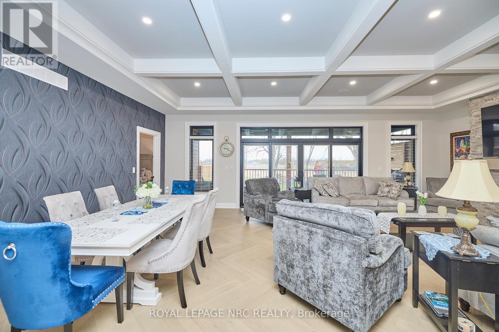 












1174 SPEARS ROAD

,
Fort Erie (Crescent Park),




Ontario
L2A4N1

