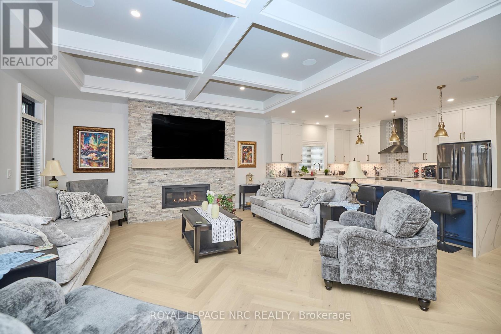 












1174 SPEARS ROAD

,
Fort Erie (Crescent Park),




Ontario
L2A4N1

