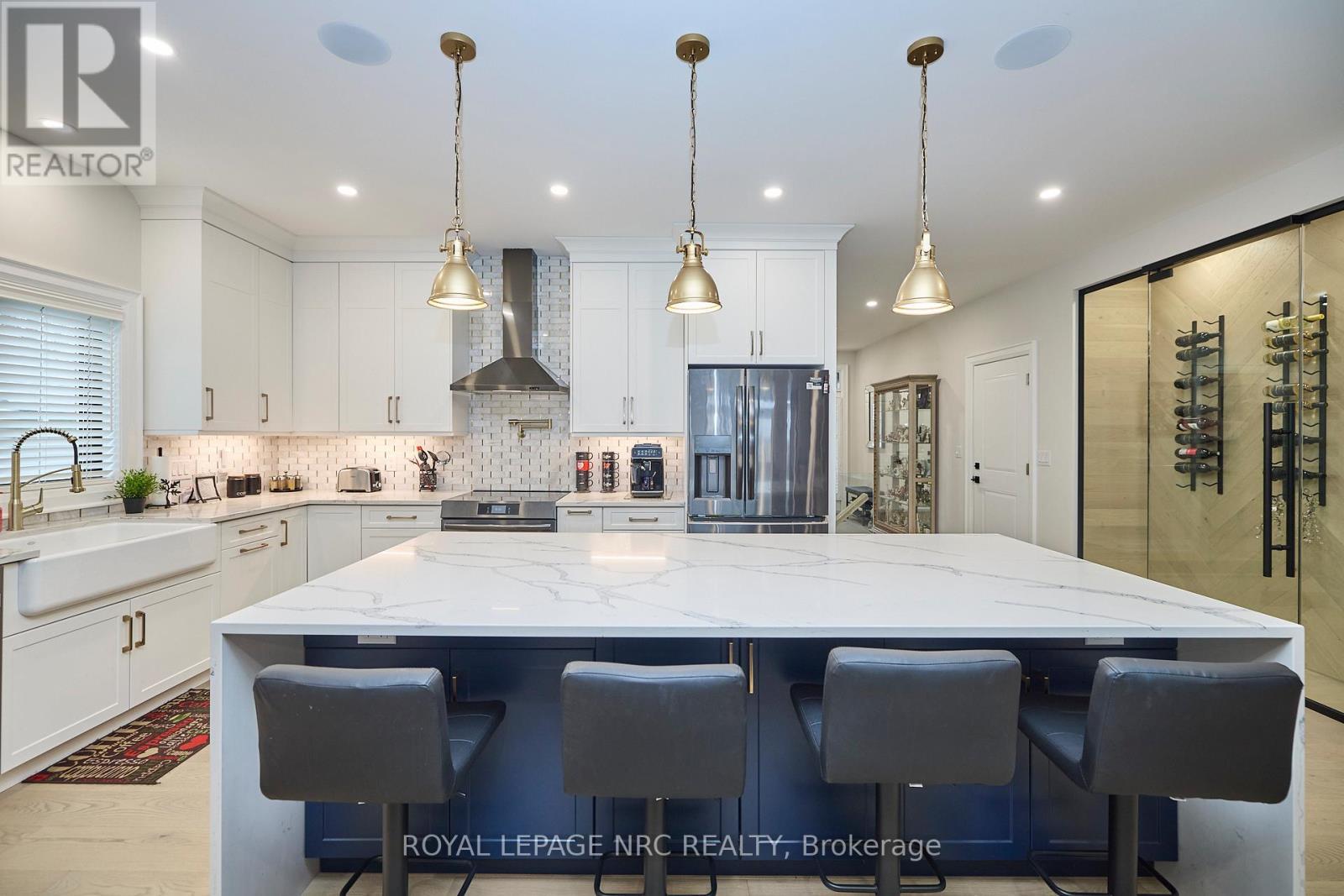 












1174 SPEARS ROAD

,
Fort Erie (Crescent Park),




Ontario
L2A4N1

